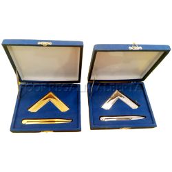 Lodge Working tool with box
